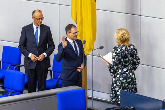 Merz, Friedrich; Klöckner, Julia; Schneider, Carsten Reichstagsgebäude, Plenarsaal