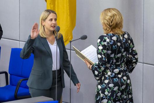 Klöckner, Julia; Hubertz, Verena Reichstagsgebäude, Plenarsaal