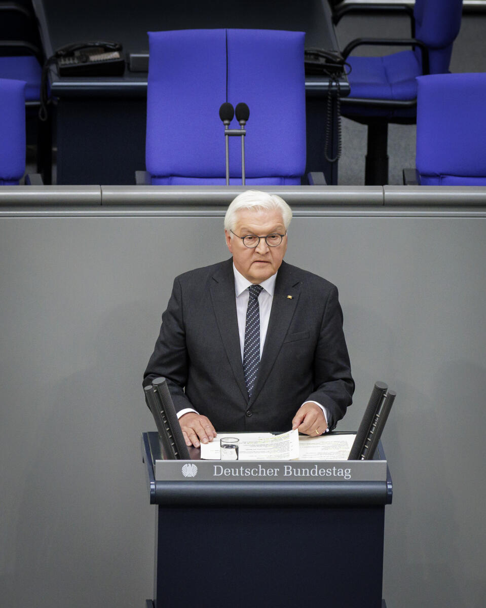 Gedenkstunde zum 80. Jahrestag des Endes des Zweiten Weltkrieges am 8. Mai 2025: Bundespräsident Dr. Frank-Walter Steinmeier (im Bild) hält die Gedenkrede. Steinmeier, Frank-Walter Gedenkstunde zum 80. Jahrestag des Endes des Zweiten Weltkrieges am 8. Mai 2025: Bundespräsident Dr. Frank-Walter Steinmeier (im Bild) hält die Gedenkrede.