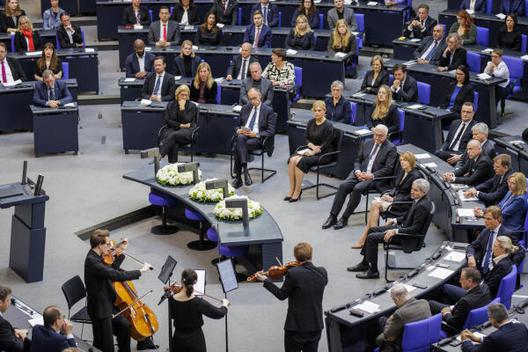 Klöckner, Julia; Steinmeier, Frank-Walter; Büdenbender, Elke; Harbarth, Stephan; Rehlinger, Anke; Merz, Friedrich Reichstagsgebäude, Plenarsaal