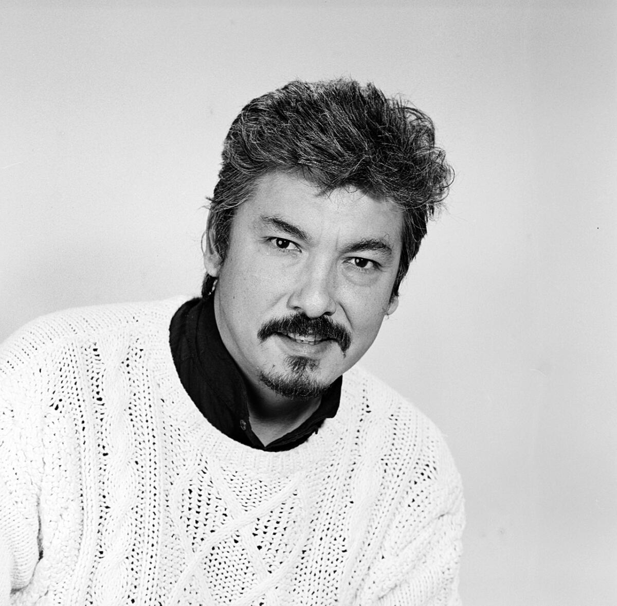 Portraitaufnahme von German Meneses Vogl, MdB, Bündnis 90/Grüne. Meneses, German Portraitaufnahme von German Meneses Vogl, MdB, Bündnis 90/Grüne.