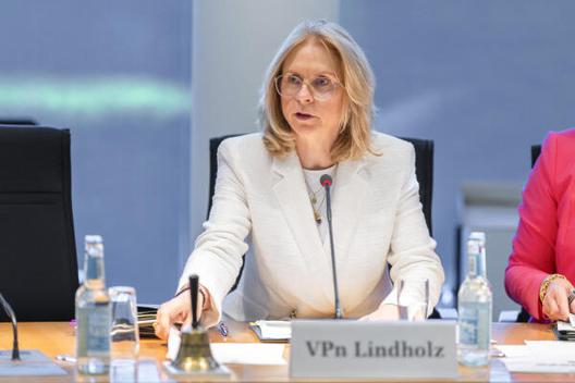 Lindholz, Andrea Paul-Löbe-Haus, Sitzungssaal