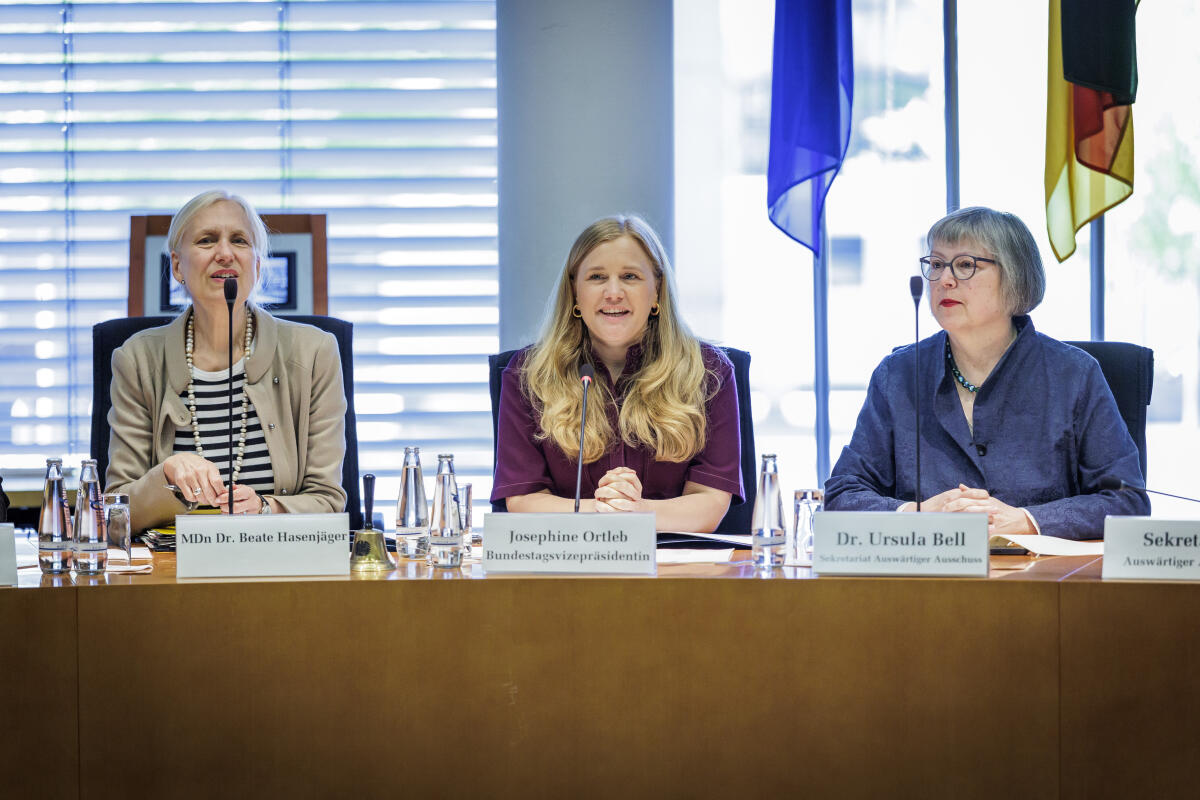 Konstituierende Sitzung Auswärtiger Ausschuss Ortleb, Josephine Konstituierende Sitzung Auswärtiger Ausschuss