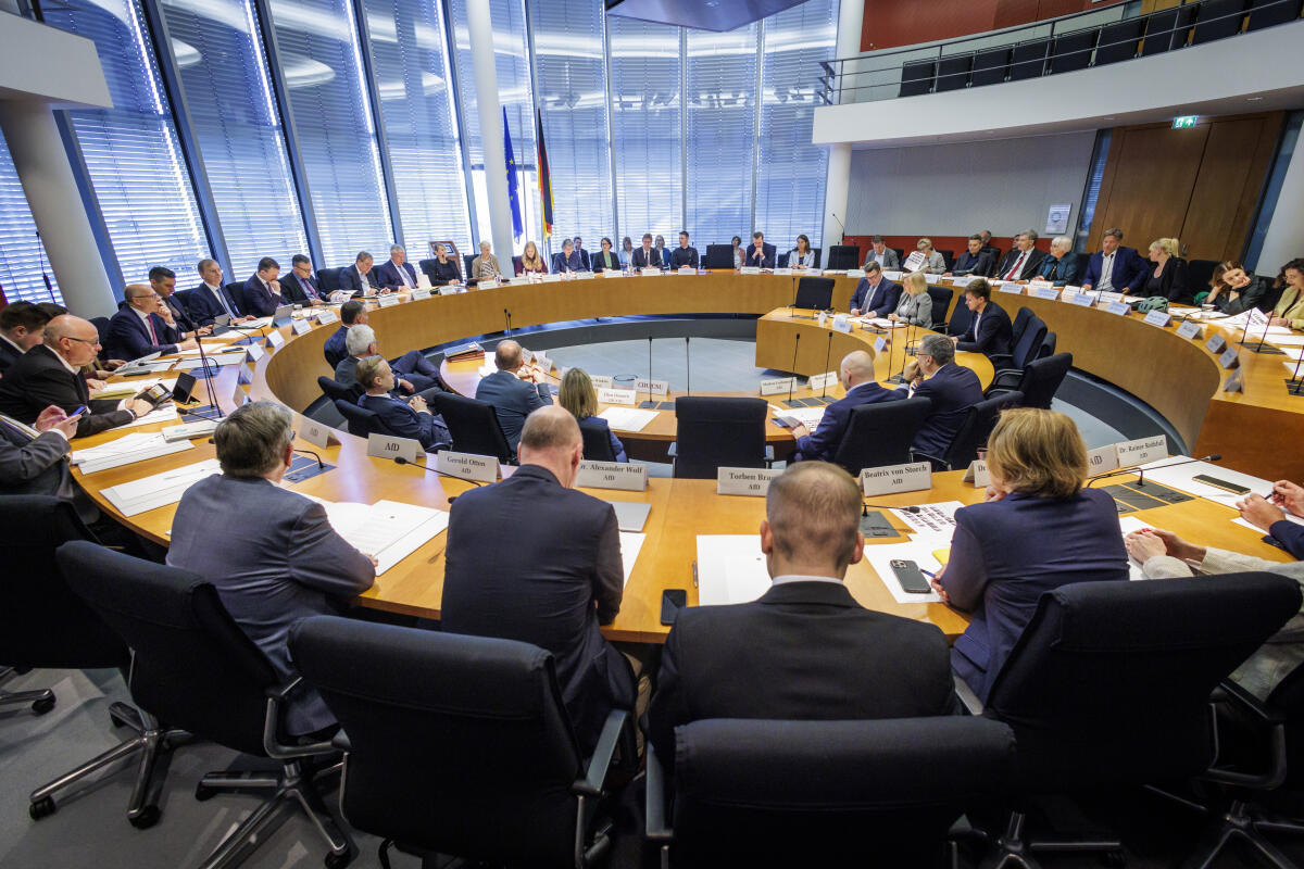 Konstituierende Sitzung Auswärtiger Ausschuss Konstituierende Sitzung Auswärtiger Ausschuss