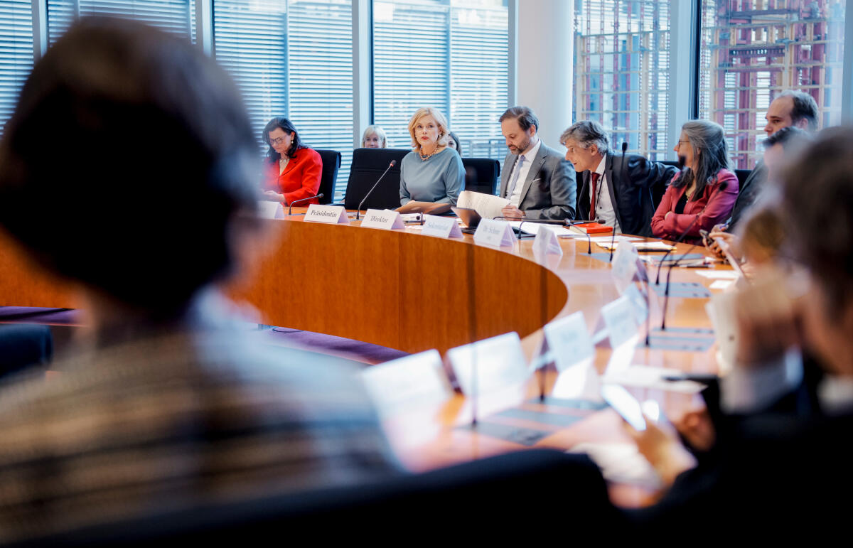 Konstituierung des Ausschusses für Wirtschaft und Energie des Deutschen Bundestages durch Bundestagspräsidentin Julia Klöckner, CDU/CSU. Klöckner, Julia Konstituierung des Ausschusses für Wirtschaft und Energie des Deutschen Bundestages durch Bundestagspräsidentin Julia Klöckner, CDU/CSU.