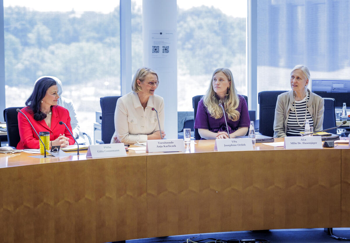 Konstituierende Sitzung: Ausschuss für Tourismus Ortleb, Josephine; Karliczek, Anja; Connemann, Gitta Konstituierende Sitzung: Ausschuss für Tourismus