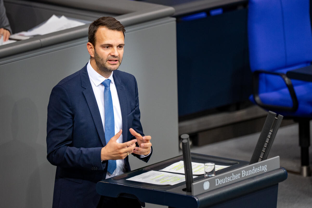 Florian Dorn, CDU/CSU, MdB, hält eine Rede zu TOP 14 "Solidaritätszuschlag". Dorn, Florian Florian Dorn, CDU/CSU, MdB, hält eine Rede zu TOP 14 "Solidaritätszuschlag".