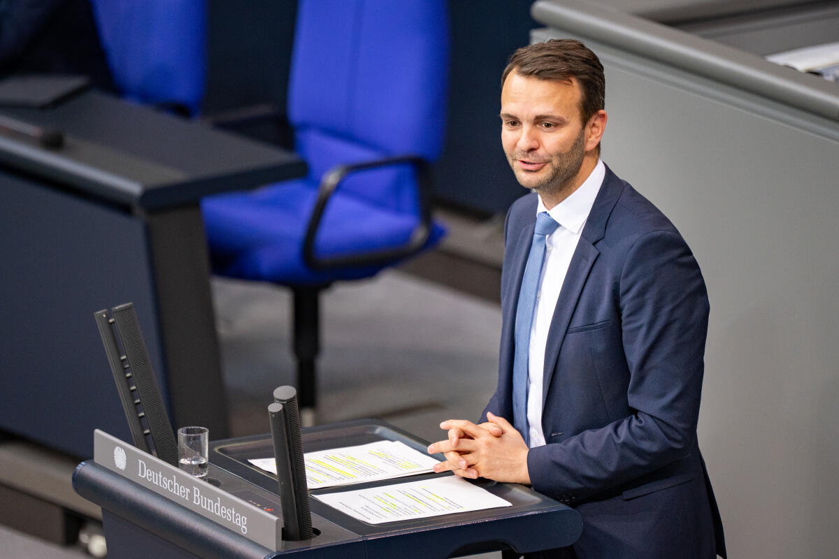 Florian Dorn, CDU/CSU, MdB, hält eine Rede zu TOP 14 "Solidaritätszuschlag". Dorn, Florian Florian Dorn, CDU/CSU, MdB, hält eine Rede zu TOP 14 "Solidaritätszuschlag".