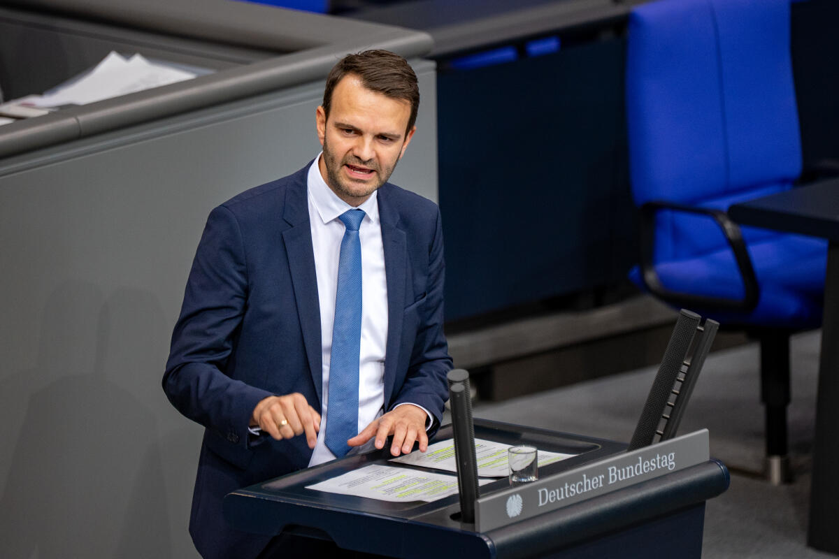 Florian Dorn, CDU/CSU, MdB, hält eine Rede zu TOP 14 "Solidaritätszuschlag". Dorn, Florian Florian Dorn, CDU/CSU, MdB, hält eine Rede zu TOP 14 "Solidaritätszuschlag".