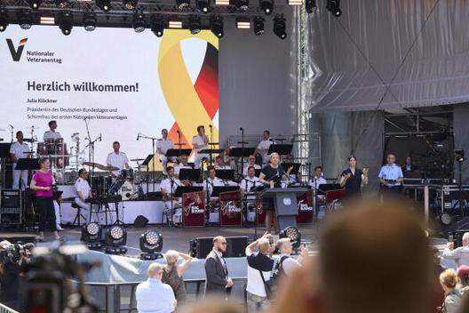 Klöckner, Julia Friedrich-Ebert-Platz