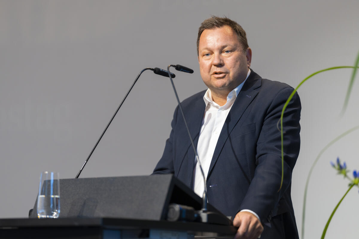 Ausstellungseröffnung „75 Jahre Technisches Hilfswerk“ (THW): Hier Martin Gerster (im Bild), SPD, MdB, Präsident THW-Bundesvereinigung, während des Grußwortes. Gerster, Martin Ausstellungseröffnung „75 Jahre Technisches Hilfswerk“ (THW): Hier Martin Gerster (im Bild), SPD, MdB, Präsident THW-Bundesvereinigung, während des Grußwortes.