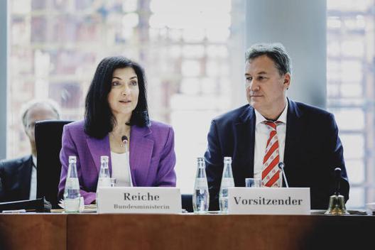 Stetten, Christian Freiherr von; Reiche, Katherina Paul-Löbe-Haus, Sitzungssaal