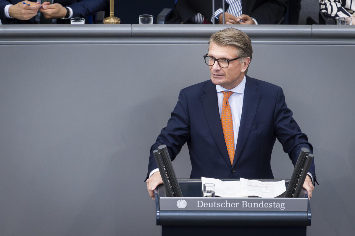 Thomas Bareiß, CDU/DSU, MdB, hält eine Rede zum Einzelplan 09 (Wirtschaft und Energie) im Plenum.in Berlin, 08.07.2025. Bareiß, Thomas Thomas Bareiß, CDU/DSU, MdB, hält eine Rede zum Einzelplan 09 (Wirtschaft und Energie) im Plenum.in Berlin, 08.07.2025.