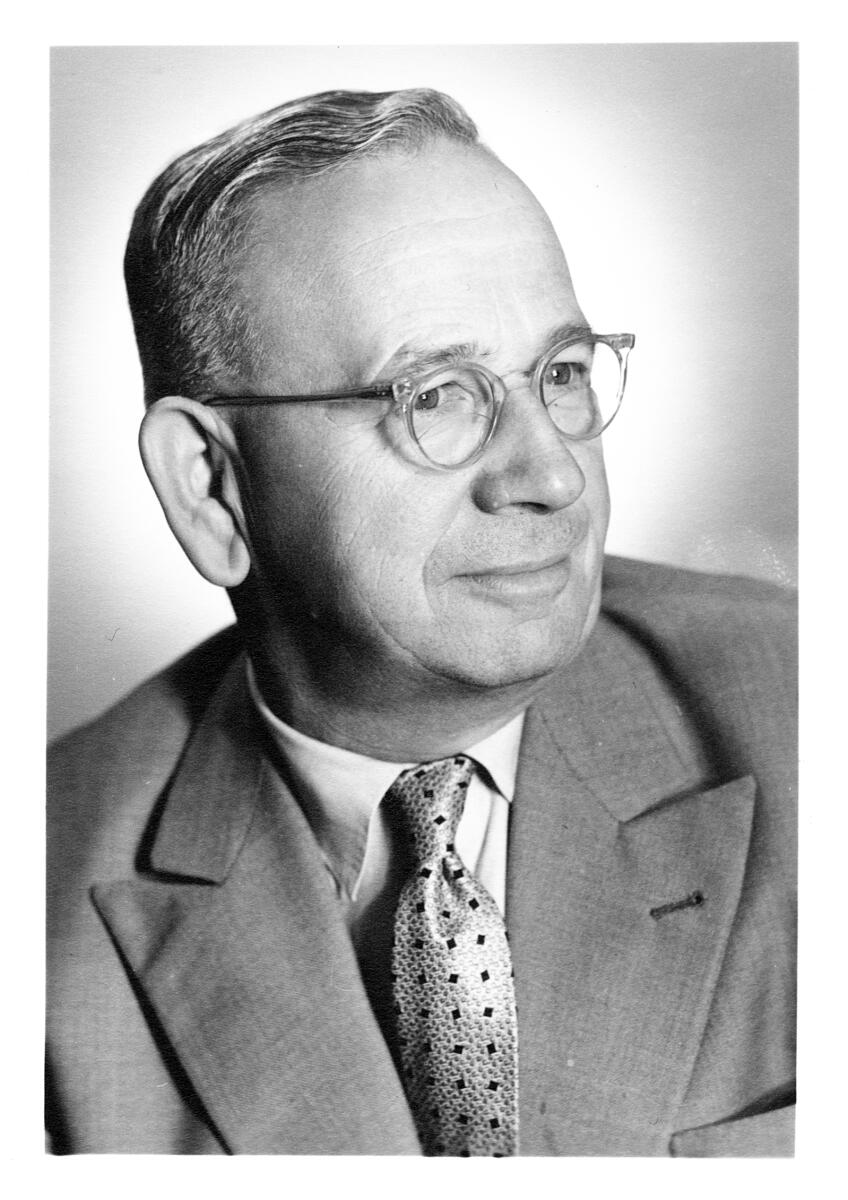 Portraitaufnahme von Hans Müller, SPD, MdB Müller, Hans Portraitaufnahme von Hans Müller, SPD, MdB
