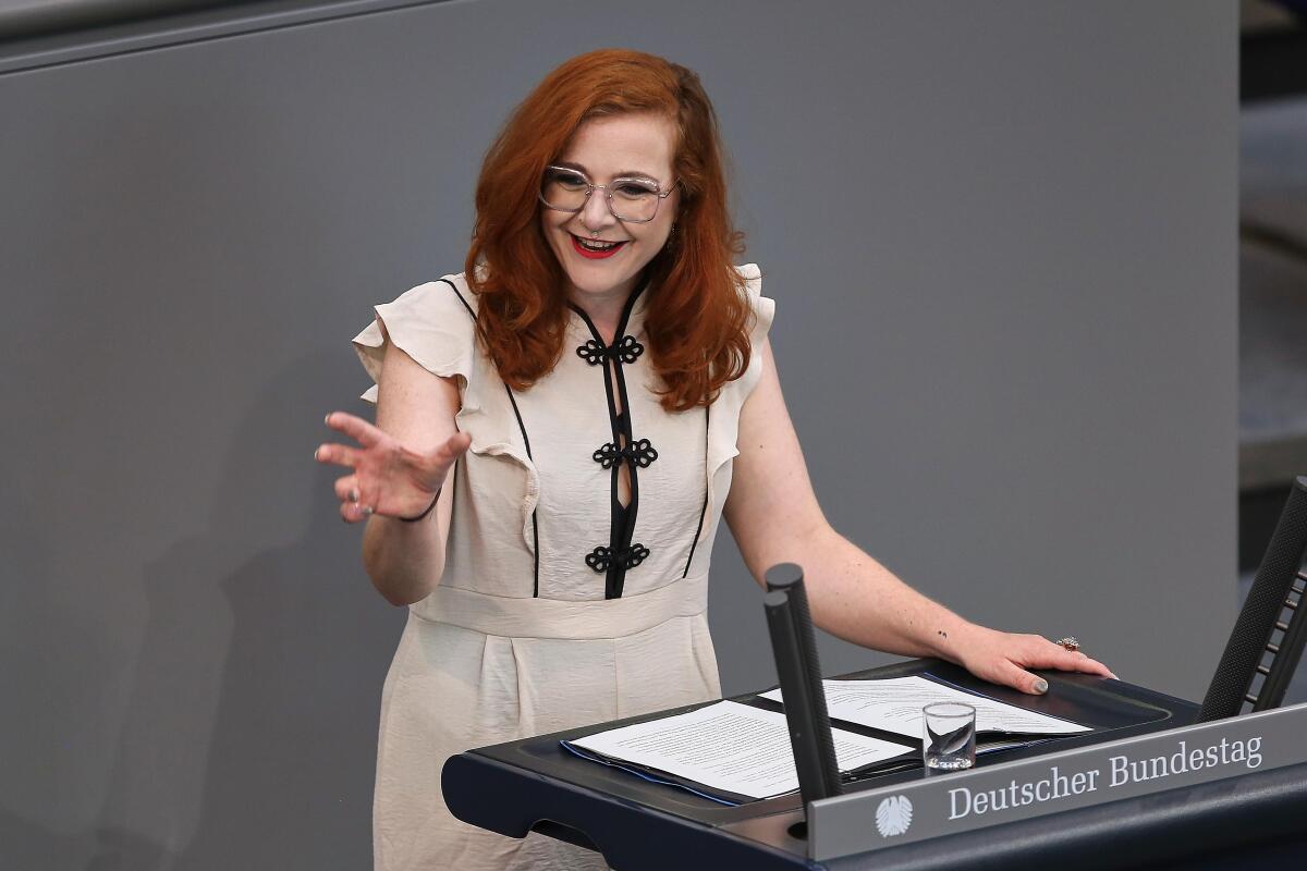 Hermeier,Mareike Mareike Hermeier, Die Linke, MdB, hält eine Rede zu TOP 12 "Rückbau abgeschalteter Kernkraftwerke"