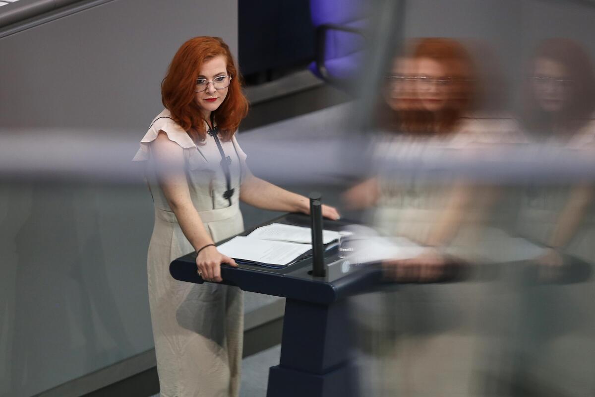 Hermeier,Mareike Mareike Hermeier, Die Linke, MdB, hält eine Rede zu TOP 12 "Rückbau abgeschalteter Kernkraftwerke"