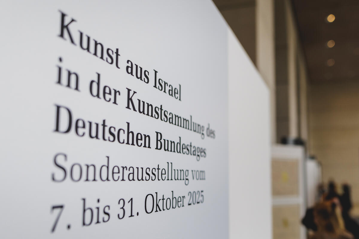 Klöckner, Julia Ausstellung mit Werken israelischer Künstler aus der Kunstsammlung des Deutschen Bundestages in der Abgeordnetenlobby im Reichstagsgebäude