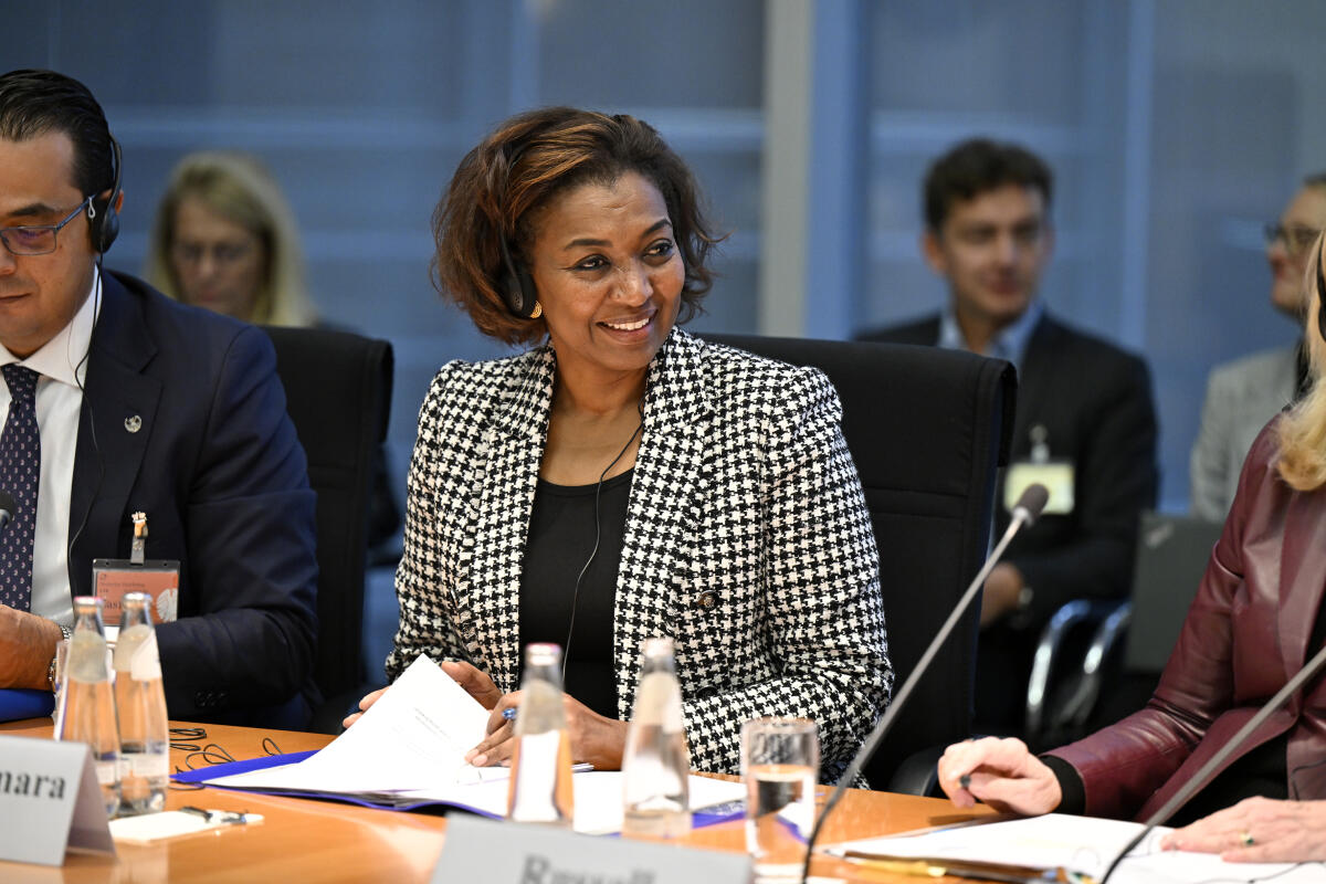 Vorsiztende des Auschuss für Menschenrecht und humanitäre Hilfe Mechthild Heil, CDU/CSU, MdB. im Gespräch mit UNICEF-Exekutivdirektorin, Catherine Russel, und WFP-Assistant-Exekutivdirektorin, Rania Dagash-Kamara (im Bild) Heil, Mechthild Vorsiztende des Auschuss für Menschenrecht und humanitäre Hilfe Mechthild Heil, CDU/CSU, MdB. im Gespräch mit UNICEF-Exekutivdirektorin, Catherine Russel, und WFP-Assistant-Exekutivdirektorin, Rania Dagash-Kamara (im Bild)