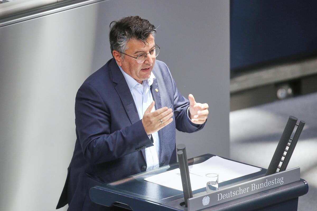 Mijatovic, Boris Boris Mijatović, Bündnis 90/Die Grünen, MdB, hält eine Rede zum TOP 33 "80 Jahre Vereinte Nationen" im Plenum