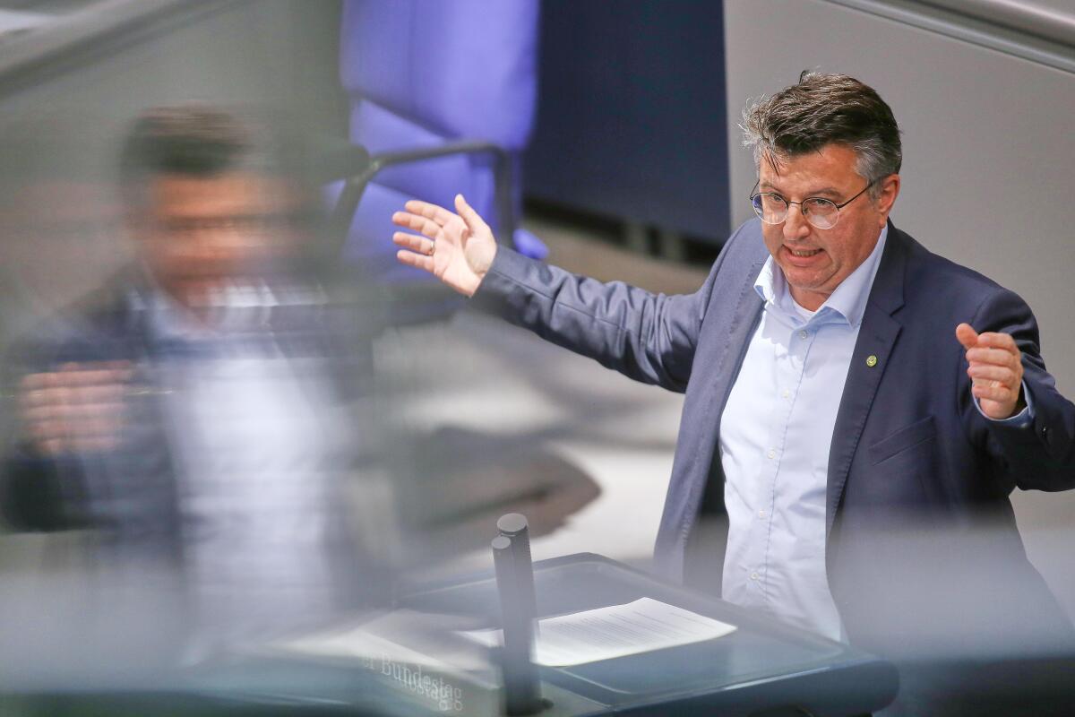 Mijatovic, Boris Boris Mijatović, Bündnis 90/Die Grünen, MdB, hält eine Rede zum TOP 33 "80 Jahre Vereinte Nationen" im Plenum