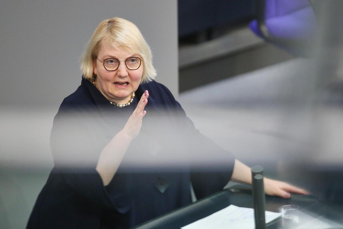 Mast, Katja Katja Mast, SPD, MdB, hält eine Rede zum TOP 35 "Produktsicherheitsgesetz" im Plenum