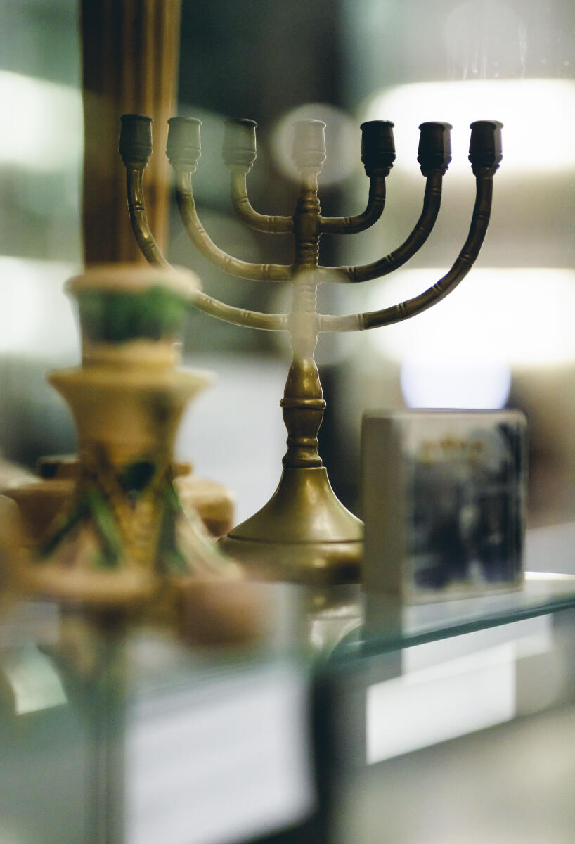  Impression der Ausstellung "Gesetz zum Leben: Wie jüdische Kontingentflüchtlinge in Deutschland ankamen" in der Halle des Paul-Löbe-Hauses.