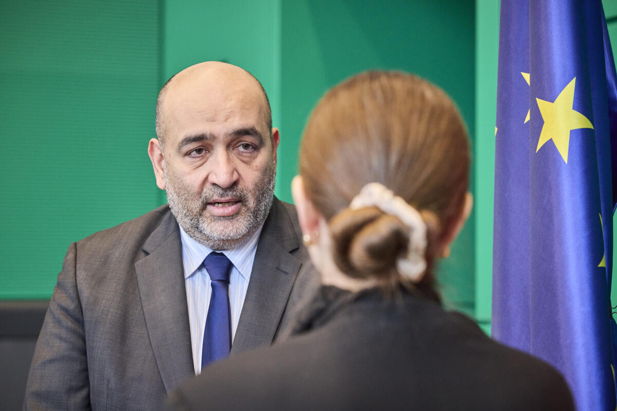 Nouripour, Omid Der Bundestagsvizepräsident Herr Omid Nouripour, Bündnis 90/Die Grünen, MdB, empfängt die ukrainische Friedensnobelpreisträgerin Oleksandra Matviichuk zu einem Gespräch.