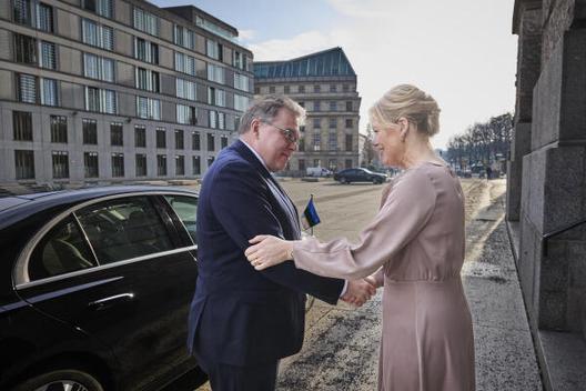 Klöckner, Julia Reichstagsgebäude, Ostportal