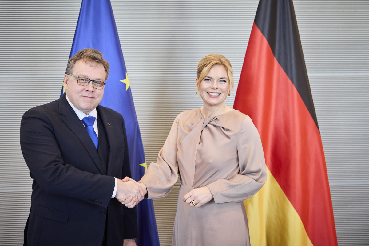Klöckner, Julia Bundestagspräsidentin Julia Klöckner (r), CDU/CSU, MdB, empfängt den Präsidenten des Riigikogu der Republik Estland, Lauri Hussar (l), zum Gespräch.