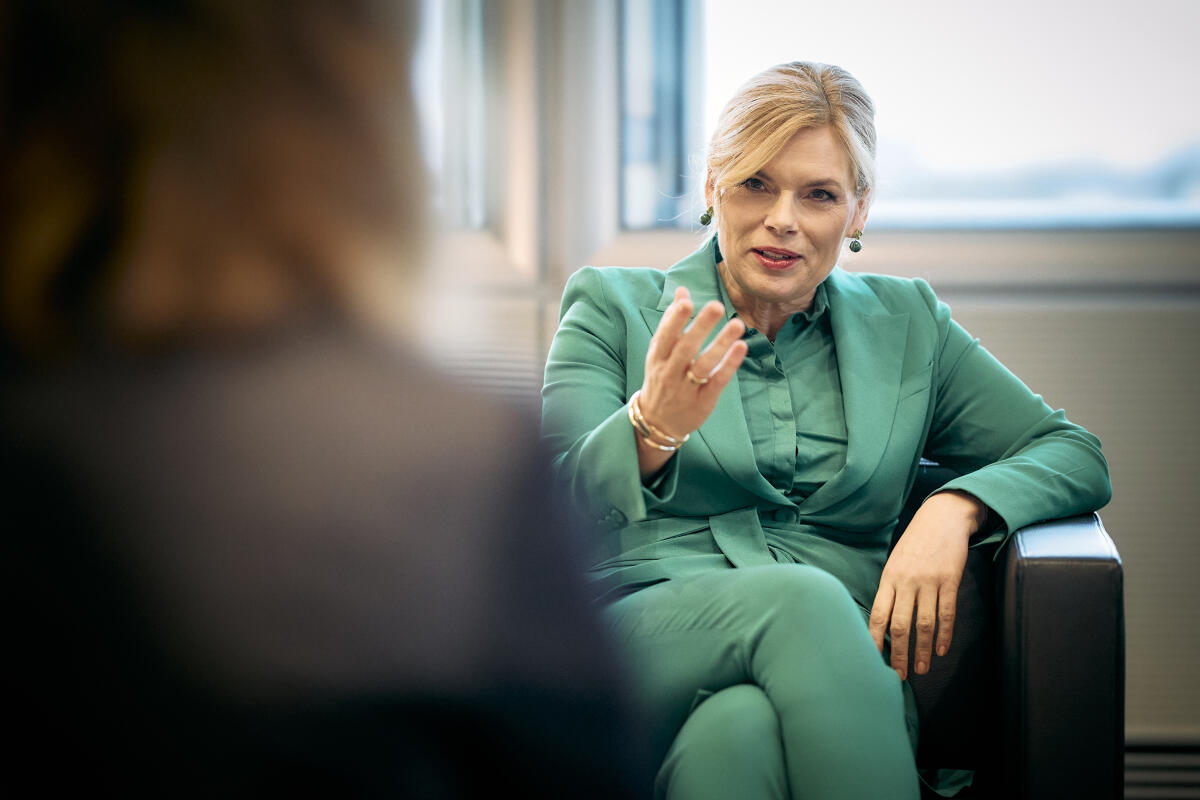  Bundestagspräsidentin Julia Klöckner (im Bild), CDU/CSU, MdB, empfängt die Botschafterin des Königreichs der Niederlande, Hester Marie-Jeanne Somsen, zum Gespräch.