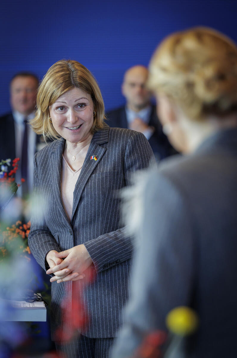 Klöckner, Julia 12. Sitzung der Deutsch-Französischen Parlamentarischen Versammlung - Hier im Rahmen der Verleihung des Deutsch-Französischen Parlamentspreises Bundestagspräsidentin Julia Klöckner, CDU/CSU, MdB, und die Präsidentin der Assemblée nationale der Französischen Republik Yaël Braun-Pivet (im Bild) während den Laudationen.