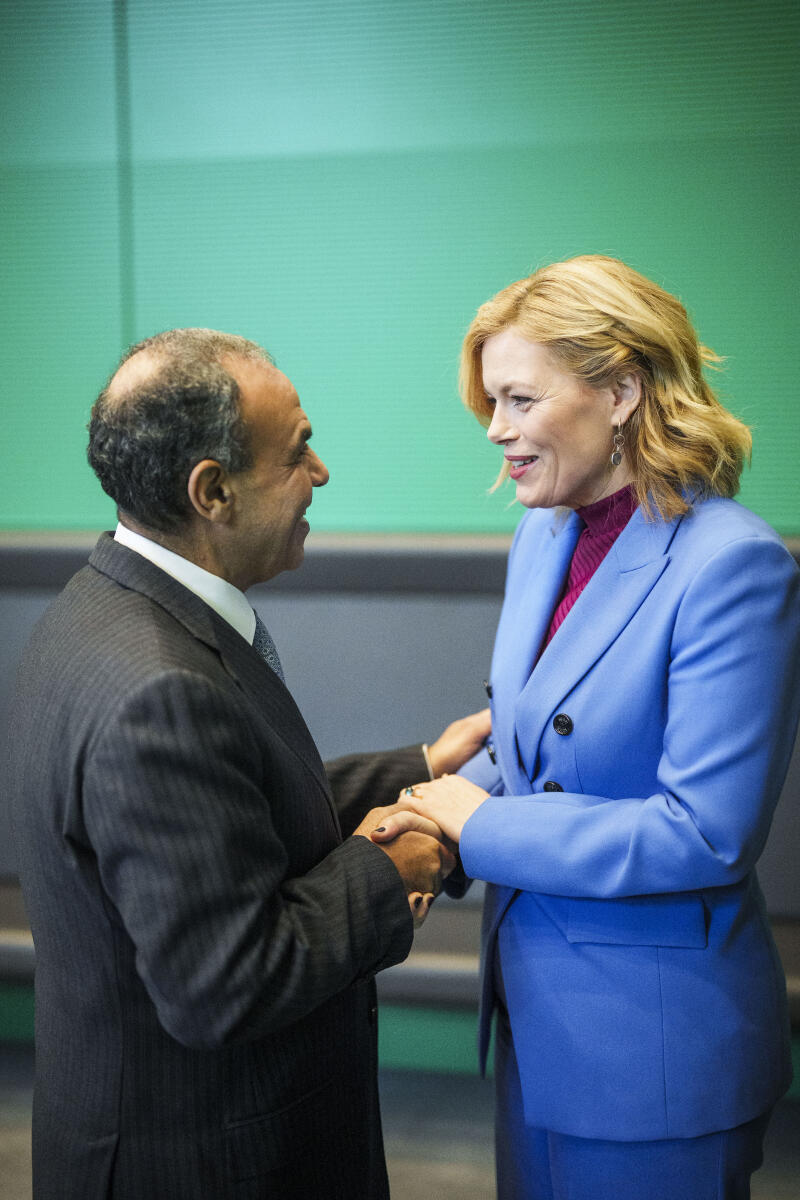 Klöckner, Julia Bundestagspräsidentin Julia Klöckner (r), CSU/CSU, MdB, empfängt den Außenminister der Arabischen Republik Ägypten, Dr. Badr Abdelatty (l), zu einem Gespräch.
