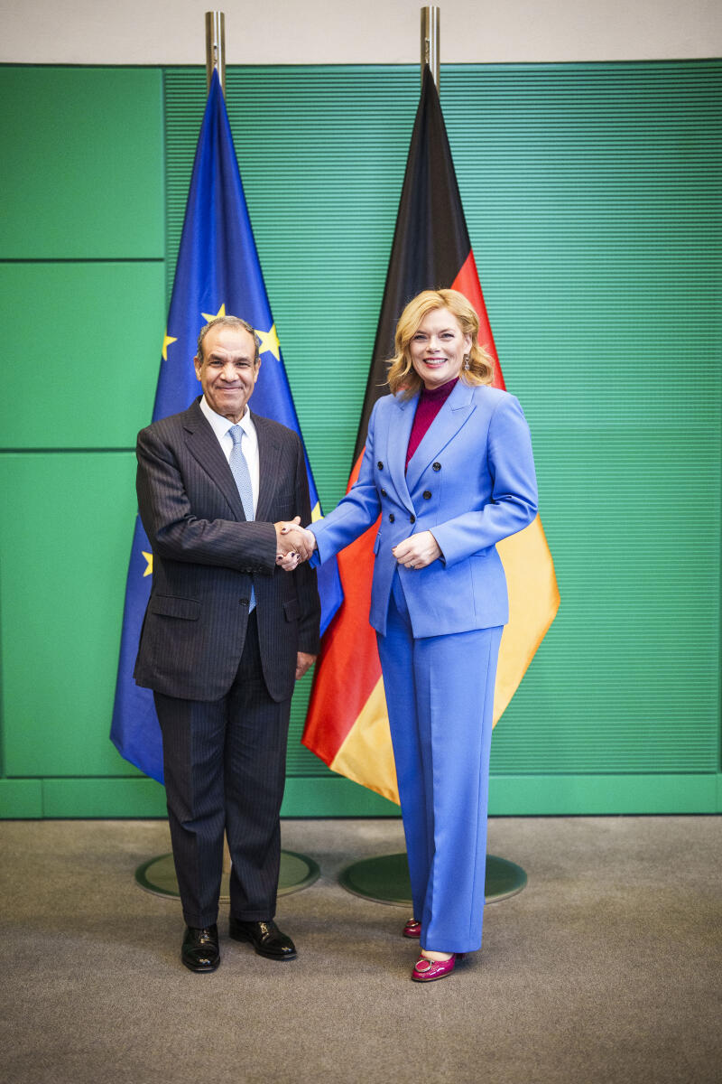 Klöckner, Julia Bundestagspräsidentin Julia Klöckner (r), CSU/CSU, MdB, empfängt den Außenminister der Arabischen Republik Ägypten, Dr. Badr Abdelatty (l), zu einem Gespräch.