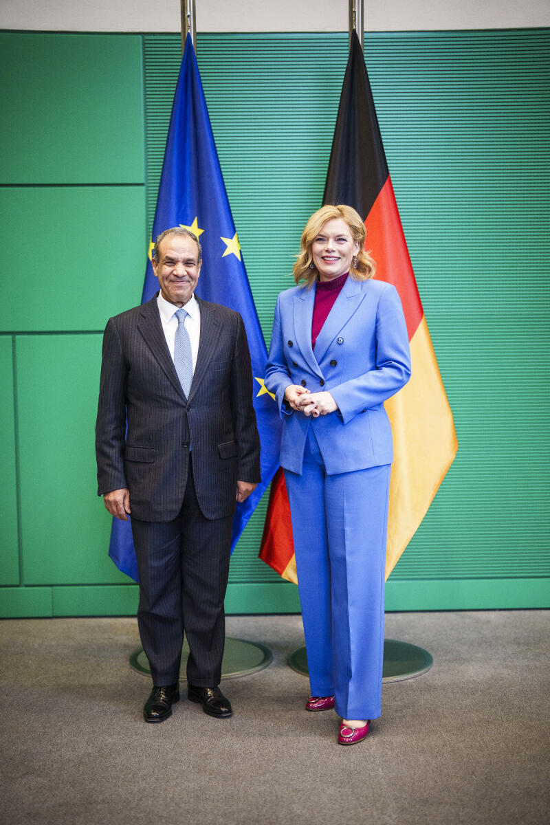 Klöckner, Julia Bundestagspräsidentin Julia Klöckner (r), CSU/CSU, MdB, empfängt den Außenminister der Arabischen Republik Ägypten, Dr. Badr Abdelatty (l), zu einem Gespräch.