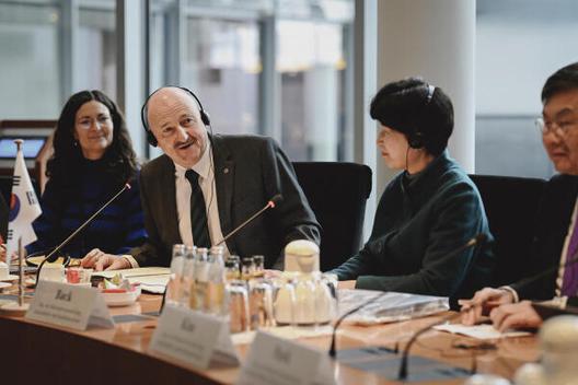 Bernd Rützel Paul-Löbe-Haus; Ausschusssaal