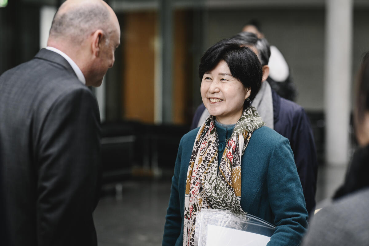 Bernd Rützel Vorsitzender des Ausschusses für Arbeit und Bernd Rützel, SPD, MdB empfängt die Delegation der Volksversammlung der Republik Korea. Hye Ryun BACK, Abgeordneter der nationaler Versammlung in Gesundheits- und Sozialausschuss Yoon KIM, Abgeordneter der nationaler Versammlung in Gesundheits- und Sozialausschuss Hong Bae, PARK, Abgeordnete der nationaler Versammlung in Ausschuss für Klima, Energie, Umwelt und Arbeit Ju Young, LEE, Abgeordnete der nationaler Versammlung in Gesundheits- und Sozialausschuss Sang beom, S.e. LIM, Botschafter der Republik Korea Yoonkook, LEE, Gesandter Botschaftsrat der Republik Korea
