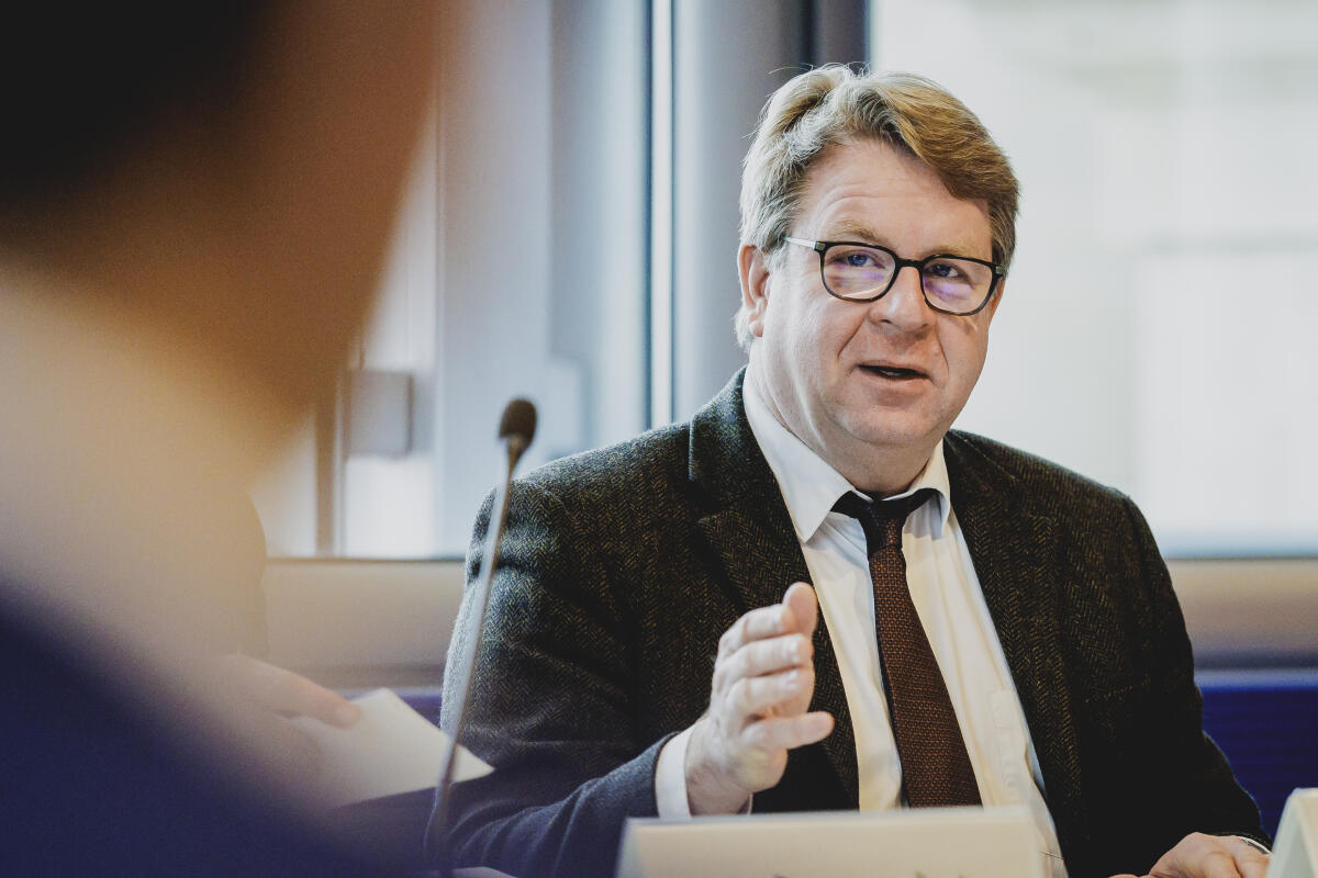 Müller, Carsten Vorsitzender des Gremiums gemäß Artikel 13 Absatz 6 des Grundgesetzes Carsten Müller, MdB, CDU/CSU, während der Konstituierung 