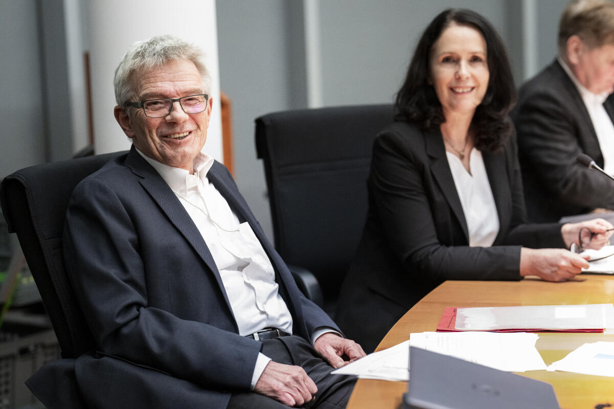Josef Hecken; Elisabeth Winkelmeier-Becker Prof. Josef Hecken, 1.v.li., Vorsitzender Gemeinsamer Bundesausschuss, berichtet im Parlamentarischen Beirat für nachhaltige Entwicklung und Zukunftsfragen.Re.i.B. Elisabeth Winkelmeyer-Becker, CDU/CSU, MDB, Vorsitzende des Beirats