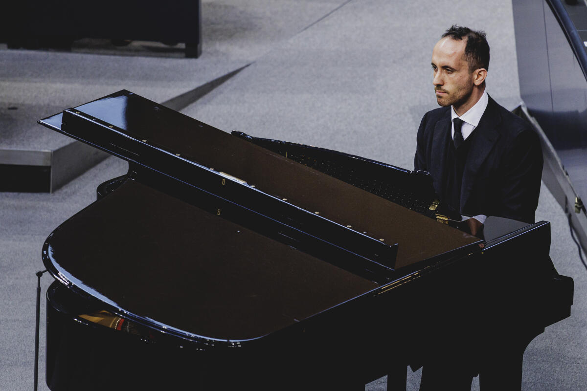  Gedenkstunde anlässlich des Tags des Gedenkens an die Opfer des Nationalsozialismus. Hier die Musikalische Darbietung von Pianist Igor Levit (im Bild).
