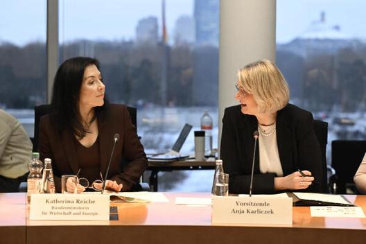 Reiche, Katherina; Karliczek, Anja Paul-Löbe-Haus, Sitzungssaal