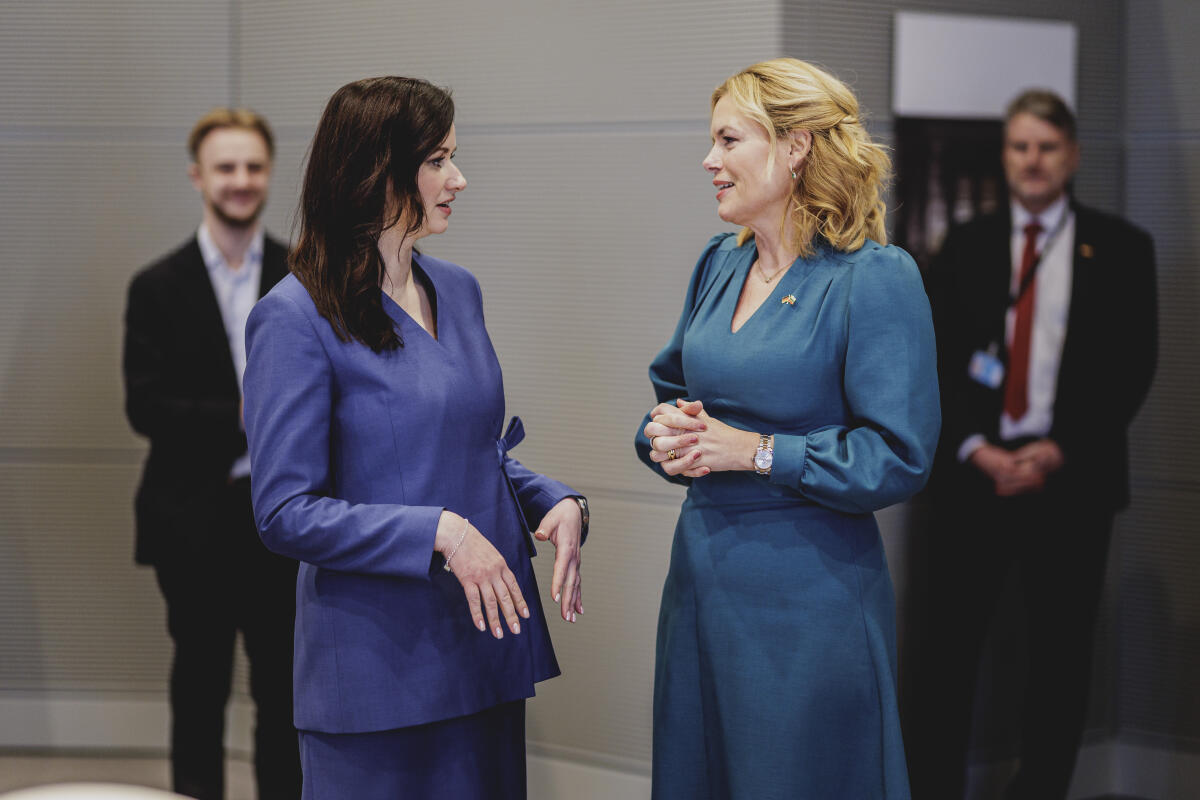 Klöckner, Julia Bundestagspräsidentin Julia Klöckner (r), CDU/CSU, MdB, empfängt die Ministerpräsidentin der Republik Litauen, Inga Ruginienė (l).
