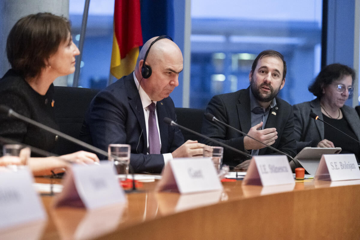 Bolojan, Ilie; Schraps, Johannes Ilie Bolojan, Premierminister von Rumänien, ist mit einer Delegation zu Gast im Europa-Ausschuss.