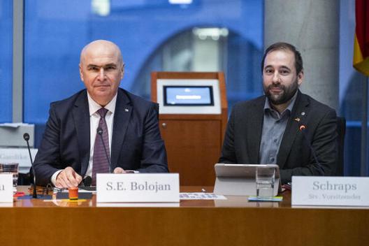 Bolojan, Ilie; Schraps, Johannes Paul-Löbe-Haus, Sitzungssaal