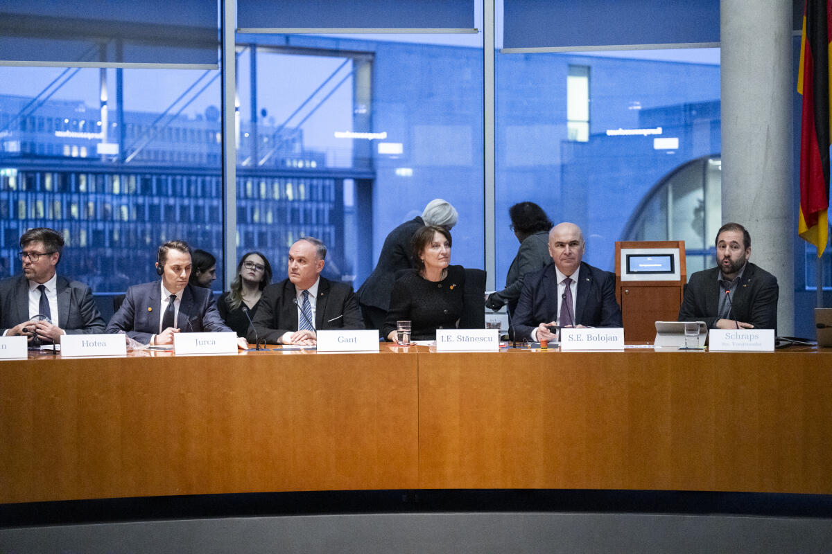 Bolojan, Ilie; Schraps, Johannes Ilie Bolojan, Premierminister von Rumänien, ist mit einer Delegation zu Gast im Europa-Ausschuss.