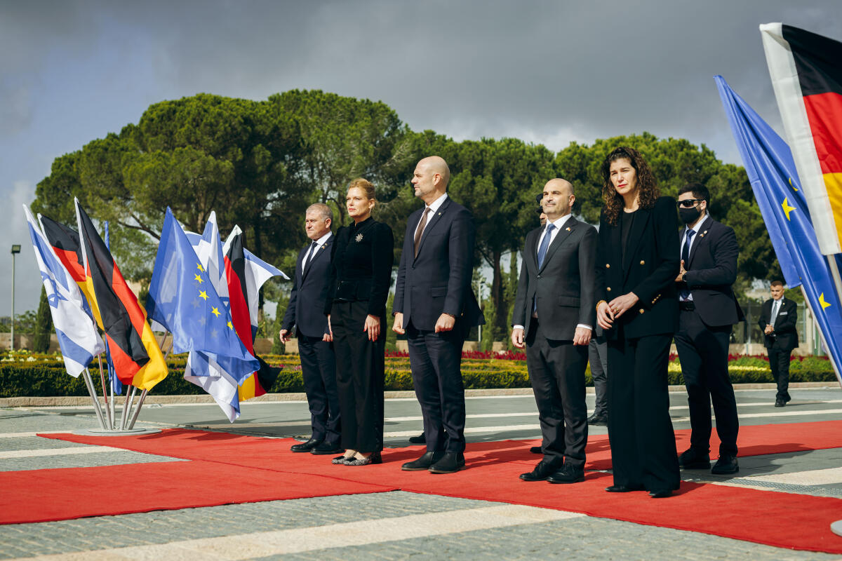 Klöckner, Julia Bundestagspräsidentin Julia Klöckner (2vl), CDU/CSU, MdB, reist nach Israel. Hier mit dem Präsidenten der Knesset, Amir Ohana (m), im Rahmen der Willkommenszeremonie mit militärischen Ehren in der Knesset in Jerusalem.