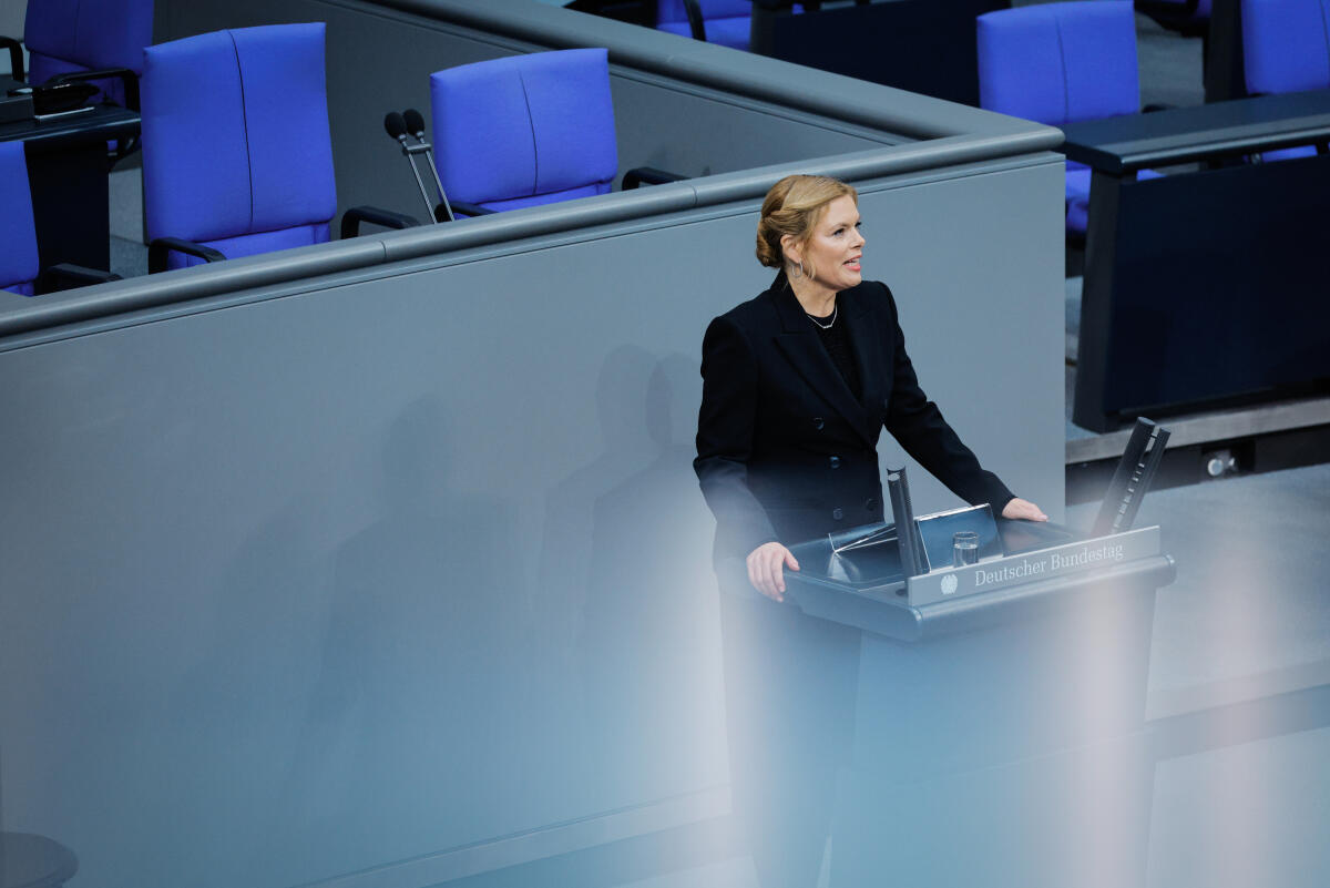 Klöckner, Julia Trauerfeierlichkeiten zu Ehren von Professorin Dr. Rita Süssmuth, Präsidentin des Deutschen Bundestages a. D. - Trauerstaatsakt: Begrüßungsansprache von Bundestagspräsidentin Julia Klöckner (im Bild), CDU/CSU, MdB.