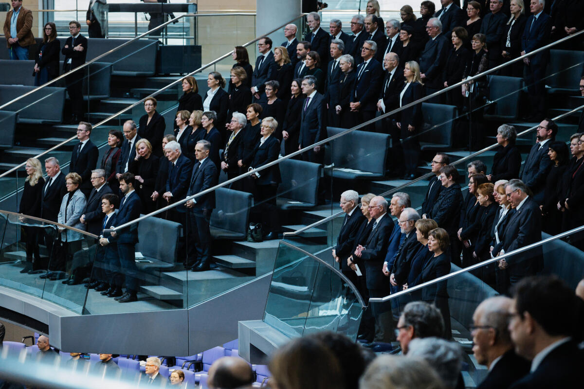  Trauerfeierlichkeiten zu Ehren von Professorin Dr. Rita Süssmuth, Präsidentin des Deutschen Bundestages a. D. - Trauerstaatsakt: Blick auf die Besuchertribünen.