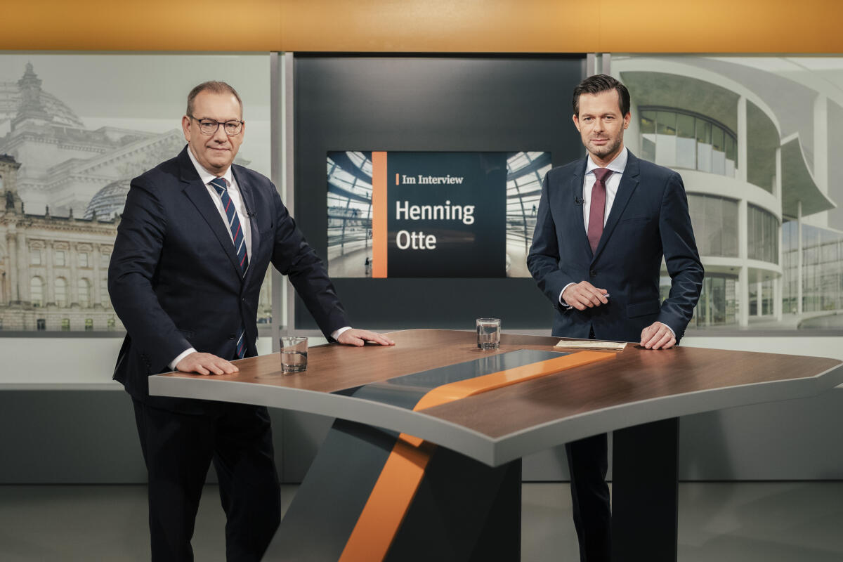 Otte, Henning Auftaktbilder vor der Studioproduktion mit dem Wehrbeauftragten des Deutschen Bundestages, Henning Otte; in Berlin, 02.03.2026.