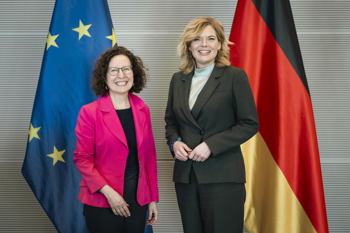 Klöckner, Julia Bundestagspräsidentin Julia Klöckner, CDU/CSU, MdB, empfängt SE, Vera Alexander, Botschafterin von Kanada, zum Antrittstermin.