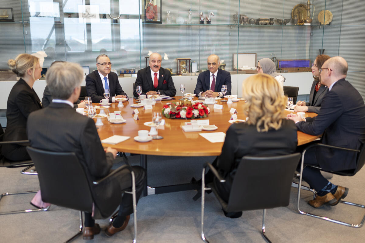 Klöckner, Julia Bundestagspräsidentin Julia Klöckner (1vr), CDU/CSU, MdB, empfängt S. E. Herrn Mohamed Ali Nafti, Minister für auswärtige Angelegenheiten, Migration und Tunesier im Ausland der Tunesischen Republik.
